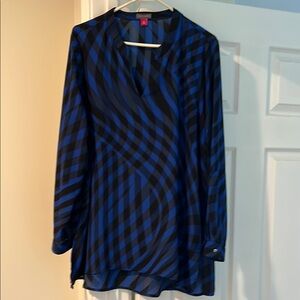 Vince Camuto Blue and Black Geometric Women's Top
